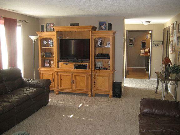 3rd image of 397 NE Beverly Dr