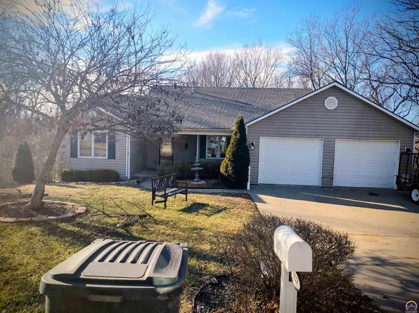 921 Washington Ave, Holton, KS 66436