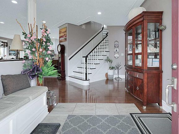 3rd image of 21 N Rosedale Ave