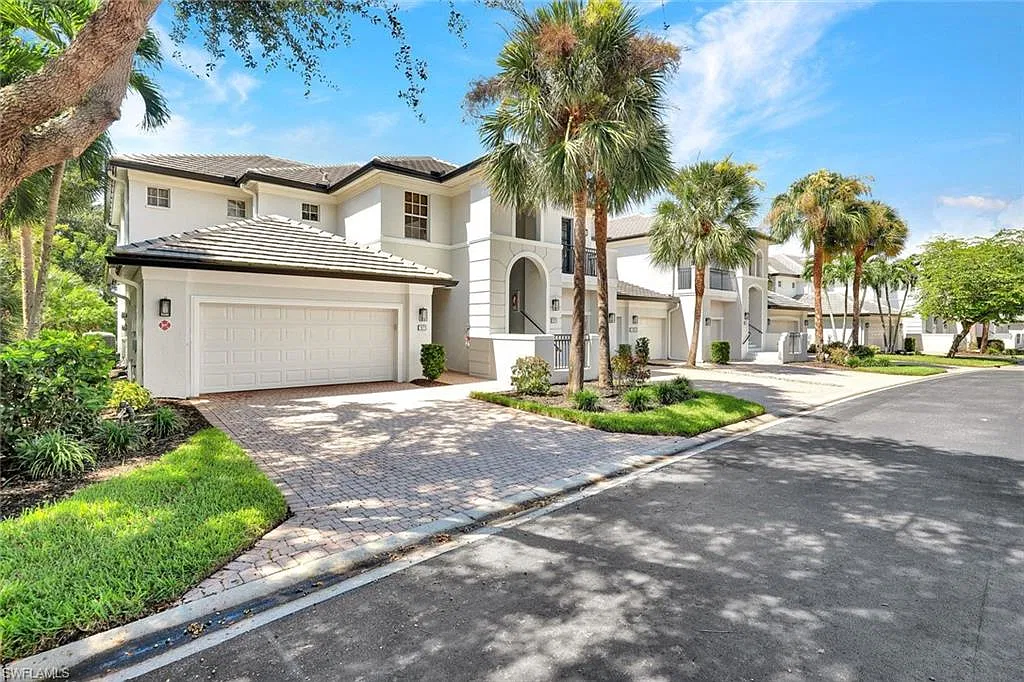 3 bed, 2.5 bath, 1928 sqft, $7,500 — Photo 2