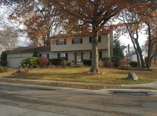 13 Amherst Dr, Newark, DE 19711