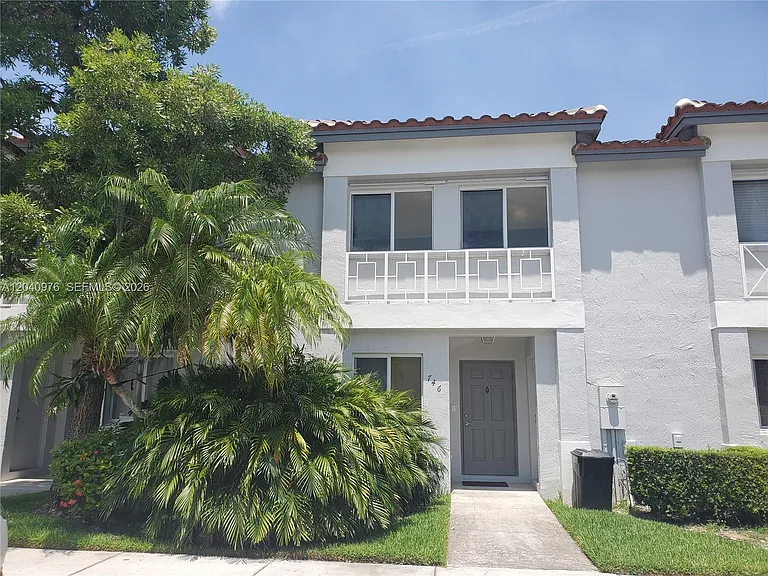 746 NW 208th Way — Photo 2