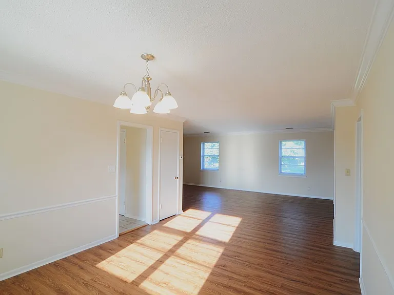 8205 Willowbrook Cir SE #C — Photo 3