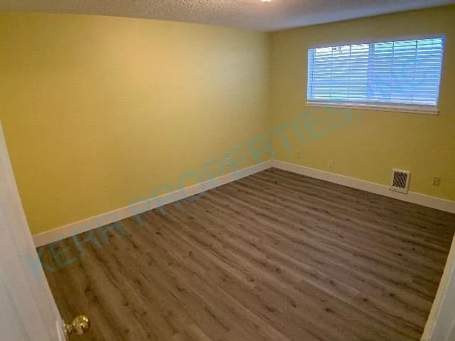 602 NE Jessup St — Photo 9