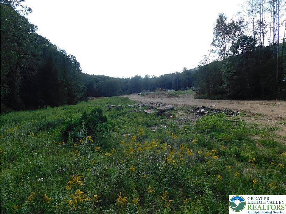2nd image of 258 Owl Creek Rd #A
