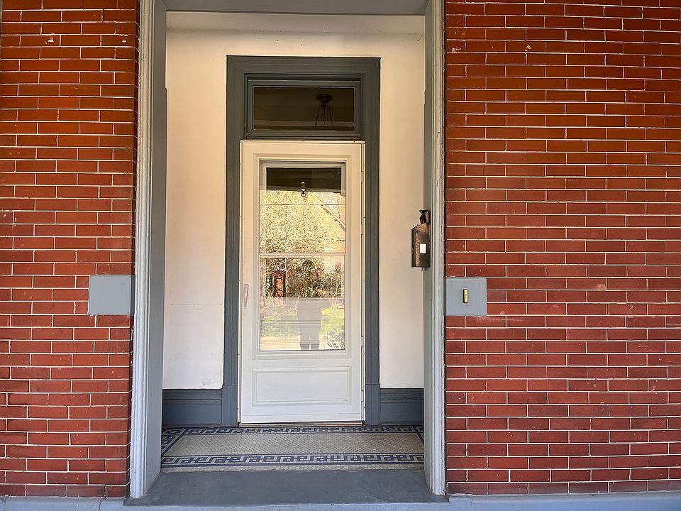 First Floor Private Entrance
