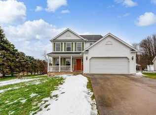 3340 Pine Ridge Dr, Ravenna, OH 44266