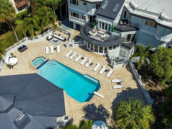 3rd image of 2827 S Indian River Dr