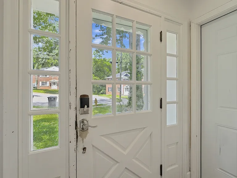 3524 Hazelwood Ave #1 — Photo 29