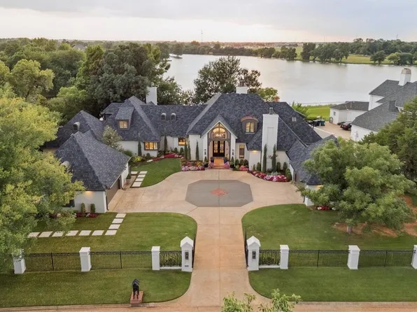 18909 Saddle River Dr, Edmond, OK 73012