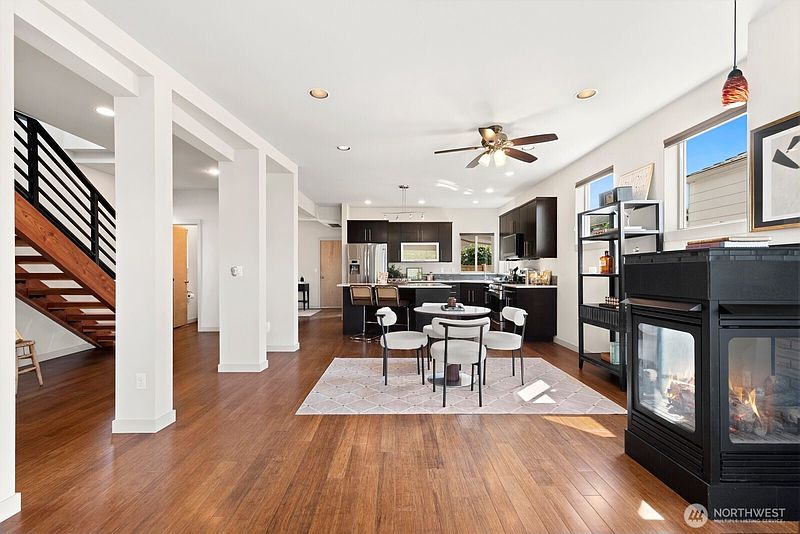 3rd image of 719 N 101st Street