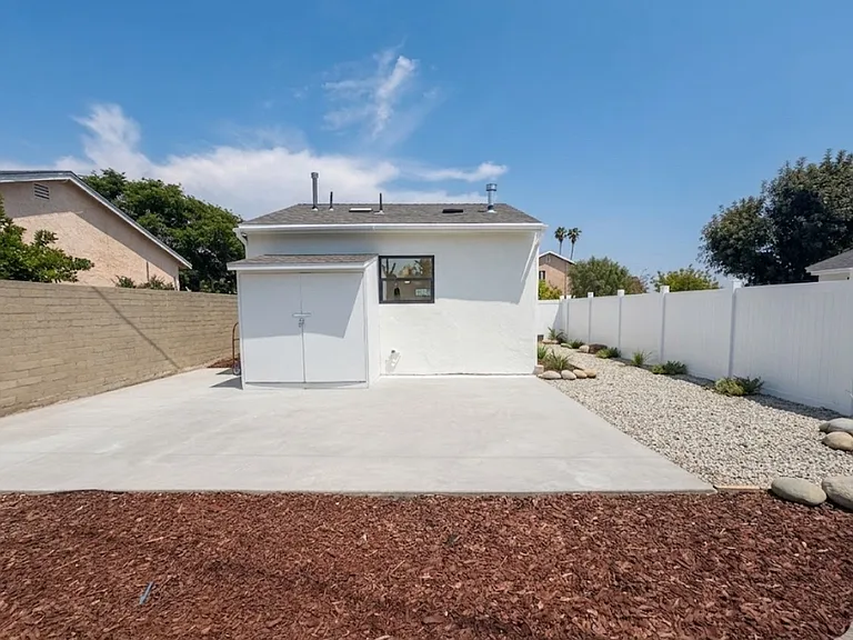 7535 Elmer Ave — Photo 15