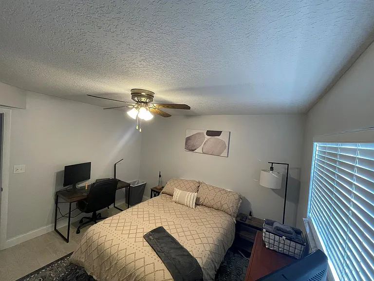 410 Wilma Cir #103 — Photo 16