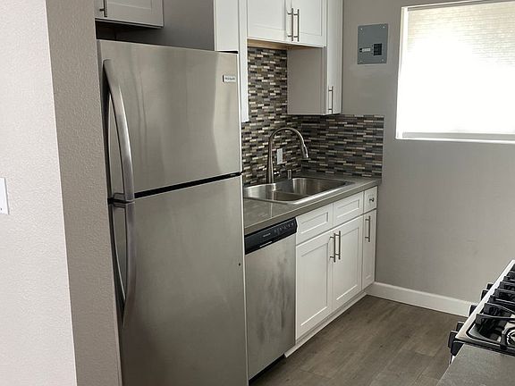 5th image of 313 Acebo Ln APT 7