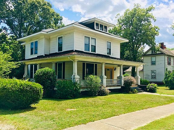 3rd image of 615 Piedmont St