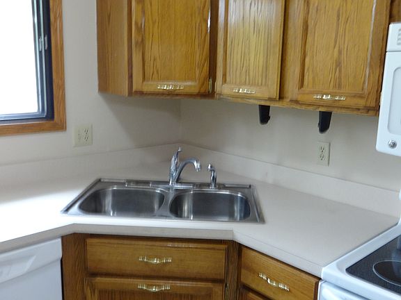 4th image of 2614 Brookdale Ln