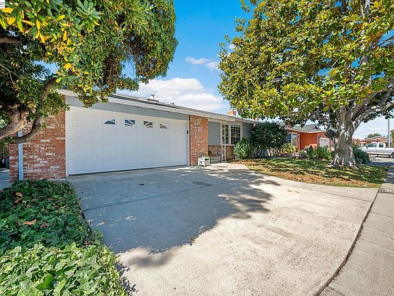 2nd image of 35843 Salvador Ct
