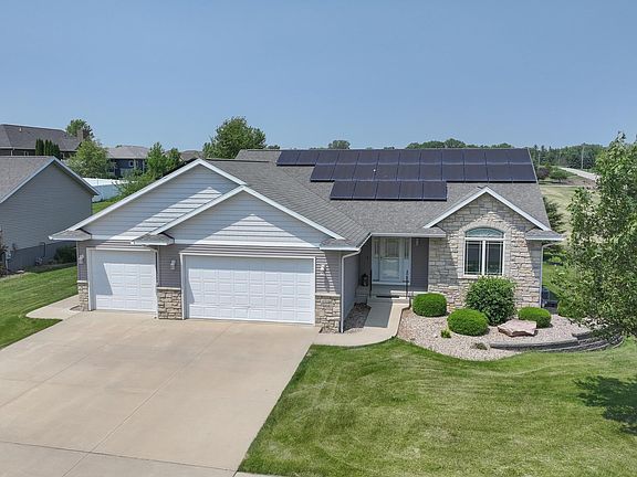 3rd image of 1319 Circle Dr