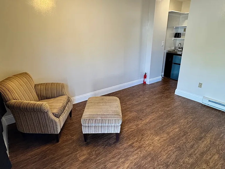 124 River Road Ext #B — Photo 3
