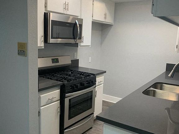 4th image of 4433 W 120th St APT 311