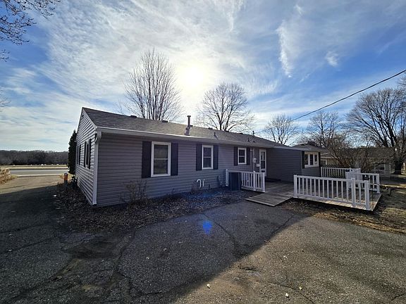 2nd image of 305 3rd Ave N