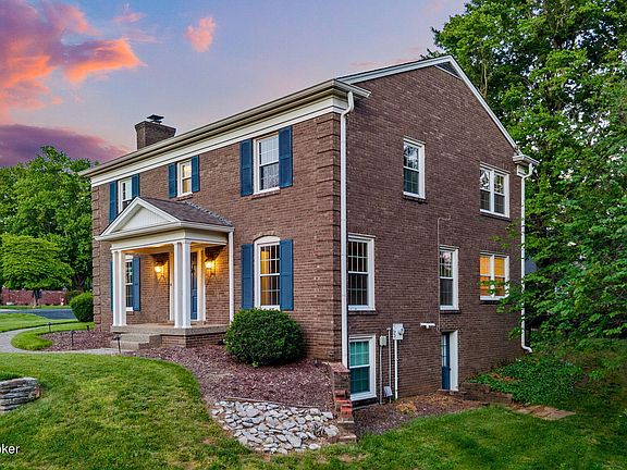 3rd image of 4605 Deepwood Ct
