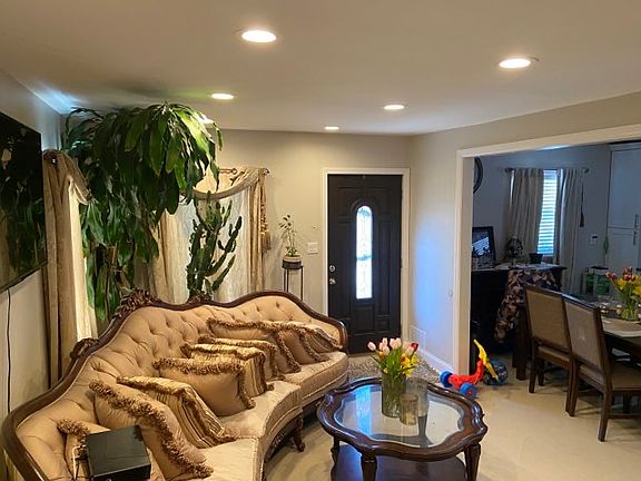 2nd image of 145 Circle Dr E
