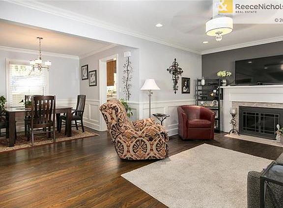 2nd image of 5828 Woodward St