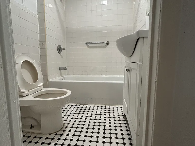 134 Lincoln Ave #1 — Photo 4