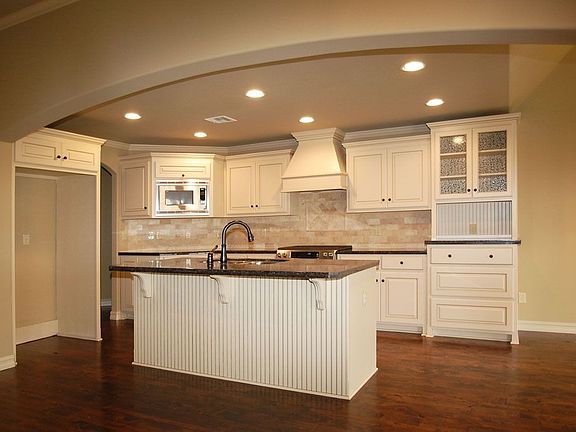 Culinary Kitchen with hardwoods
