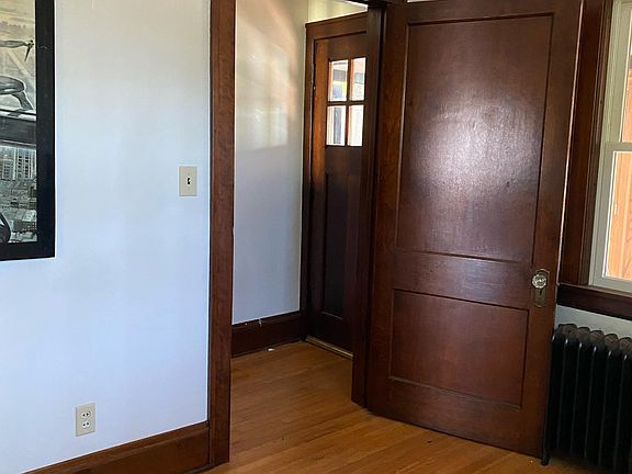 2nd image of 1543 Grand Ave