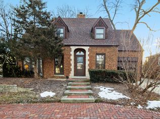 5619 Hillcrest Rd, Downers Grove, IL 60516