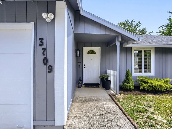 3rd image of 3709 NE 55th Ct
