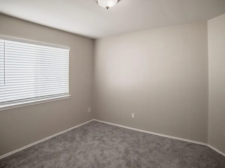 6823 Woodcrest Ln — Photo 15
