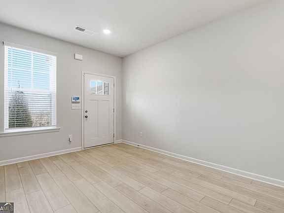 5th image of 208 Filer Dr