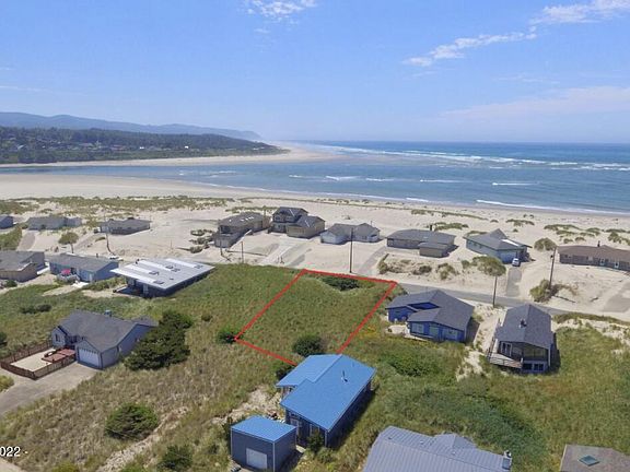 2nd image of 33 NW Oceania Dr