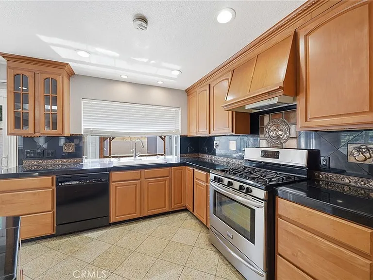 6052 Marshall Ave — Photo 10