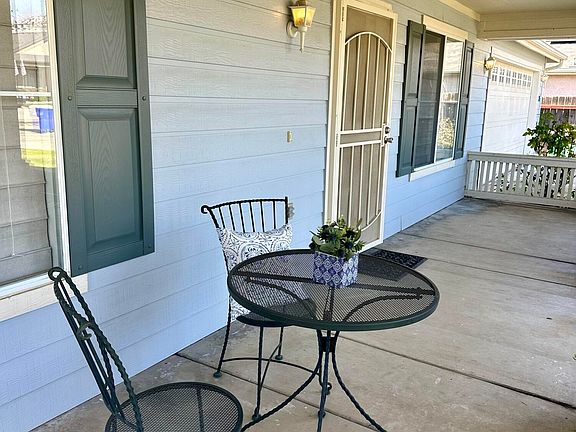 4th image of 1126 Bradley Court