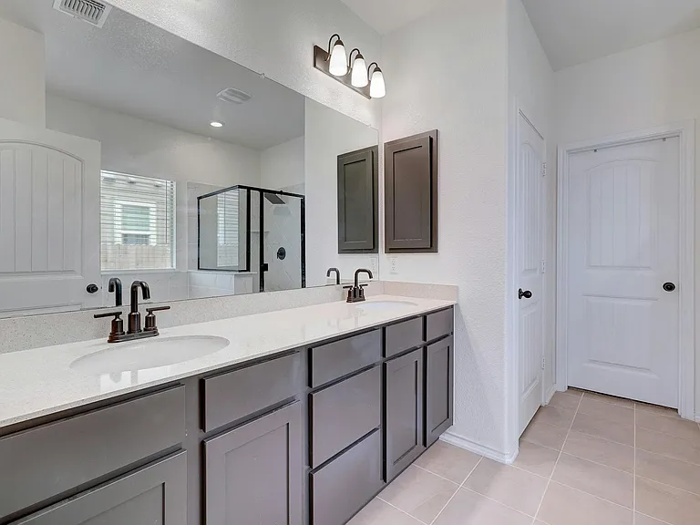 4513 Cressal Dr — Photo 16