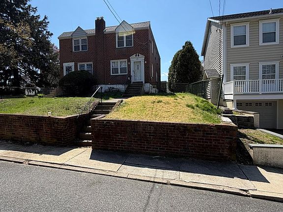 2nd image of 230 N Diamond St