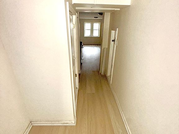 5th image of 2846 W 21st St