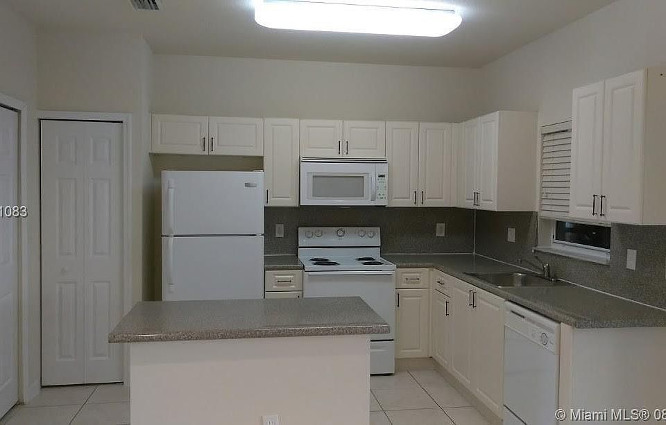 2nd image of 2903 SE 15th Ter #2903