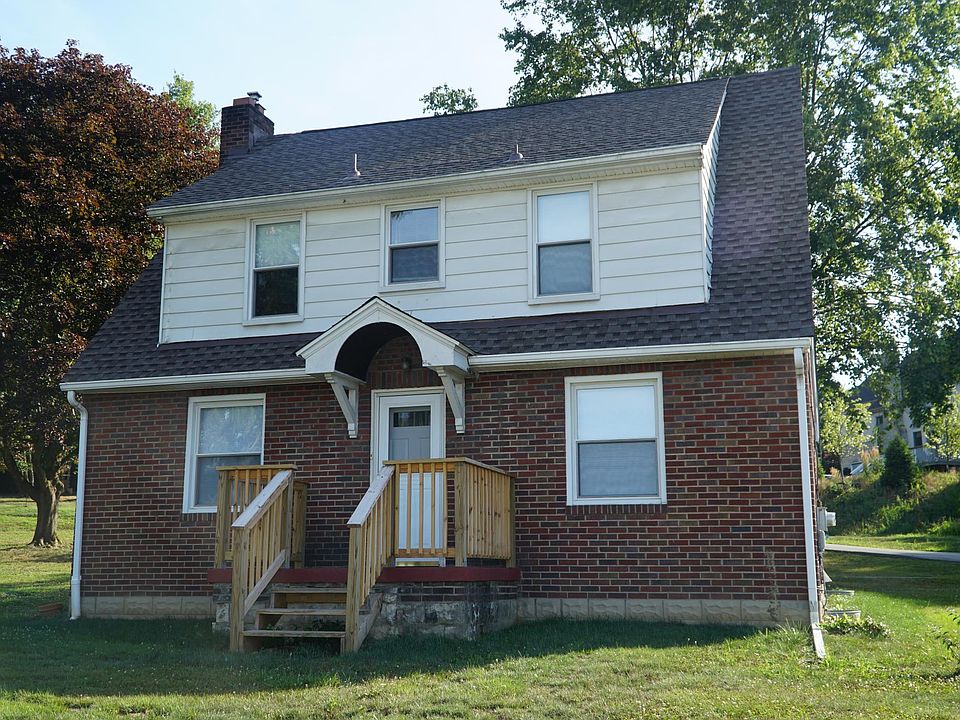 Charming single-family home on a large lot