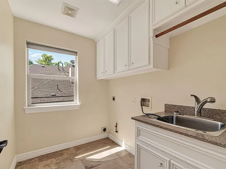 5319 Fayette St — Photo 23