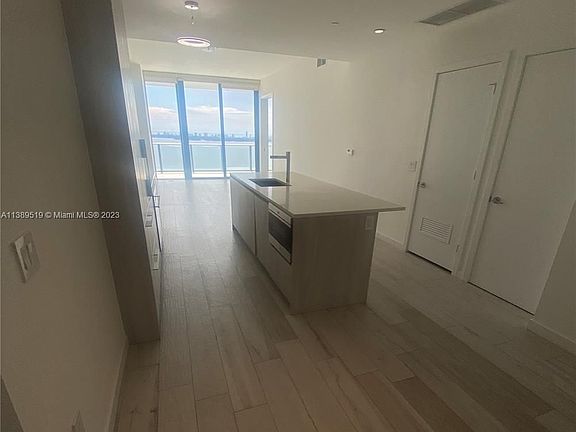 5th image of 480 NE 31st St Unit 3202