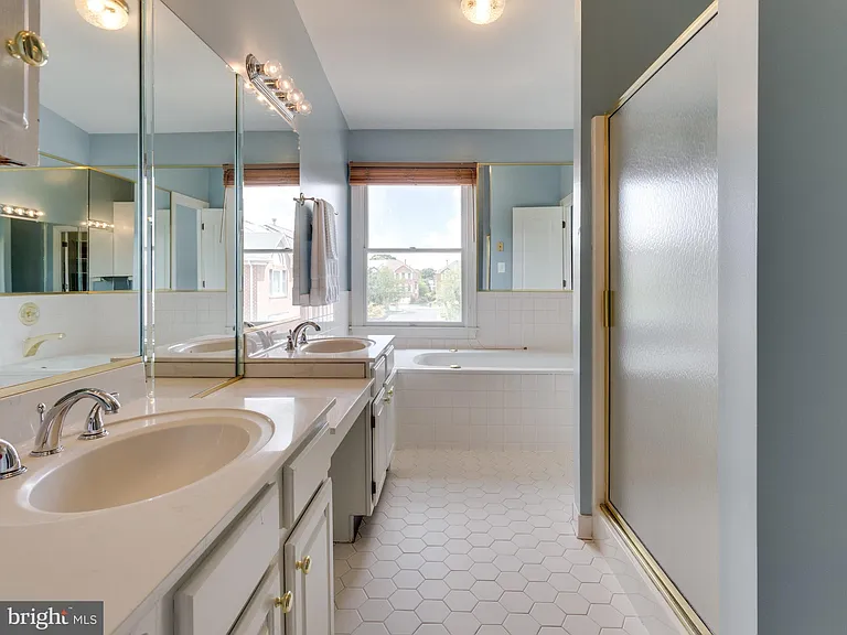 8104 Madrillon Ct — Photo 8