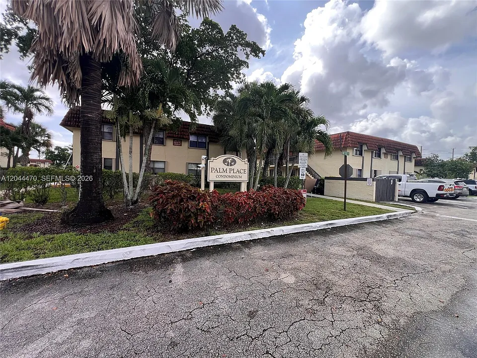 451 NW 100th Pl #101