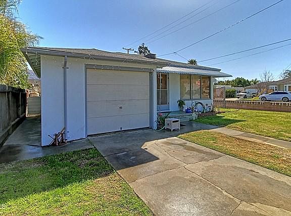 3rd image of 300 E Santa Paula St