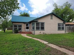 400 E Main St, Tipton, OK 73570