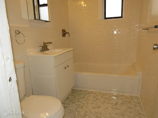 Rented by Kian Realty | media 34